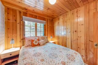 Knotty Pine Cabin - Joseph - 1