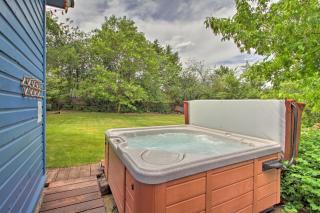 Cozy Home with Hot Tub Half Mi to Salmon River! - Salmon - 9