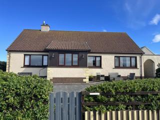 Immaculate 5 Bedroom House outside Stornoway - Stornoway - 0