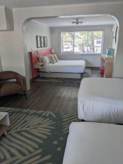 Queen's Court Inn - Saint Simons Island - 3