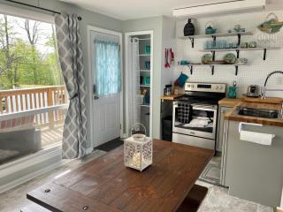 Cozy LAKE ONTARIO WATERFRONT Breathtaking Views! - 4