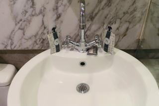 Chesterfield Hotel & Suites - 7