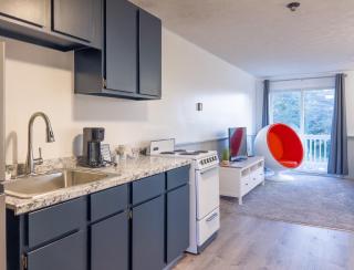 Inn Between the Beaches & Villager - 2