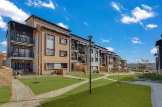 Resting nest waterfall - 8