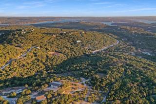 Hot Tub, Heated Infinity Pool, Perfect Hill Country Estate on 10 Acres - Jonestown - 1