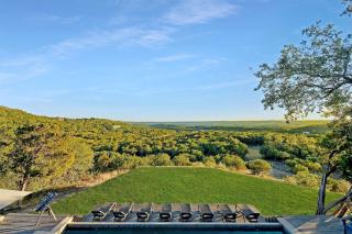 Hot Tub, Heated Infinity Pool, Perfect Hill Country Estate on 10 Acres - Jonestown - 8