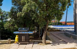 Stunning Home In Banjol - Banjol - 5