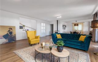 Stunning Home In Banjol - Banjol - 4