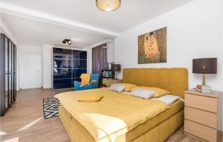 Stunning Home In Banjol - Banjol - 3