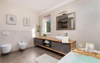 Stunning Home In Banjol - Banjol - 1