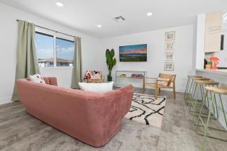 Mountain View Pink Paradise by Rather Be Properties - Palm Springs - 3
