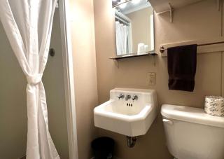 Whetstone Bay Lodge - - 3