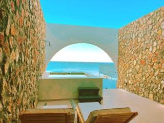 Delfini Beach Hotel & Suites - Archangelos - 4