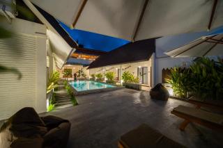 Bruga Villas Restaurant and Spa - Selong Belanak - 8