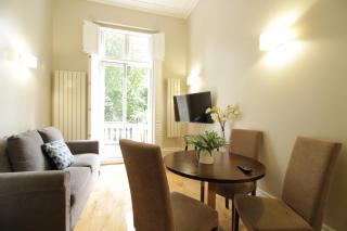 Queen Victoria Apartments - London - 4