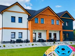 Wonder Home - Apartamenty Halo Karkonosze z ogrodem, sezonowym basenem, placem zabaw i widokiem na Śnieżkę - zlokalizowane blisko Karpacza - Mysłakowice - 1