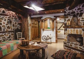 Traditional house Alexis Coco with pool and fire place - Tríkorfon - 0
