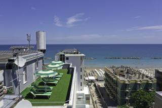Amadei Hotel Figaro & Apartments - Pesaro - 3
