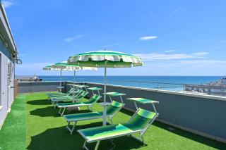 Amadei Hotel Figaro & Apartments - Pesaro - 1