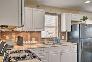 Pet-Friendly Sierra Blanca Home in Downtown! - Sierra Blanca - 2