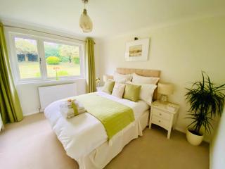 Ranmore Rise Retreat in the Surrey Hills - 4