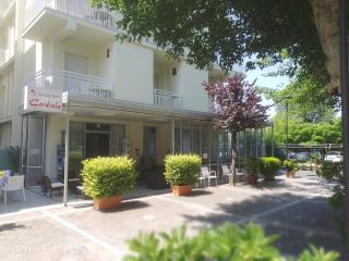 B&B - Meuble' - Hotel " CORDIALE " - Misano Adriatico - 4