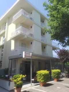 B&B - Meuble' - Hotel " CORDIALE " - Misano Adriatico - 9