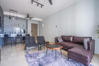 Cozy 3-bedroom condo with pool 6 pax - Semarak - 3
