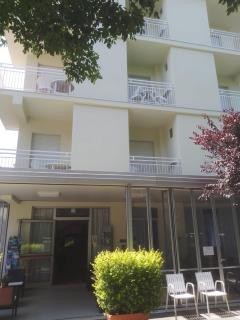 B&B - Meuble' - Hotel " CORDIALE " - 2