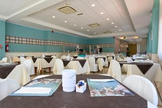 Amadei Hotel Promenade - Pesaro - 8