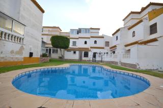 Agradable adosado con piscina, duchas hidromasaje - Torrevieja - 0