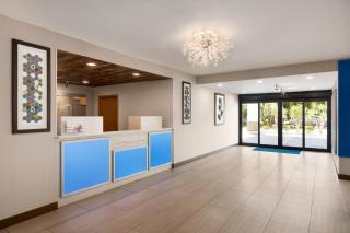Holiday Inn Express Vero Beach-West I-95 by IHG - Vero Beach - 8