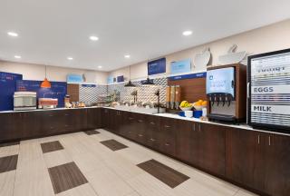 Holiday Inn Express Vero Beach-West I-95 by IHG - Vero Beach - 1