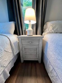 Beautiful 2 BR 1 BA Cabin in Blue Ridge Mountains: The Little White House - Martinsville - 9
