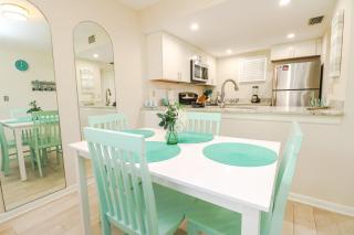 Ocean Village Club M12 - 5