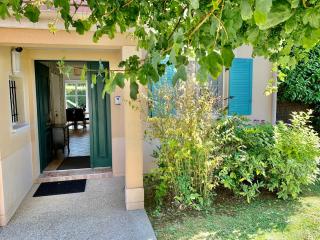 DISNEY & PARIS Happy Villa for 10 persons with Private Garden & Terrace 4 bedrooms, 3 bathrooms FIBER Wifi Netflix & free Parking - 5