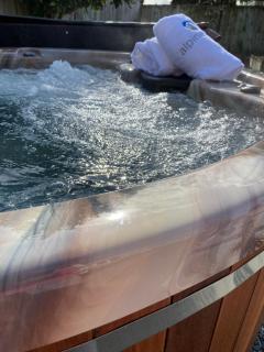 The Great Escape, Luxury Waterfront, HotTub - 6