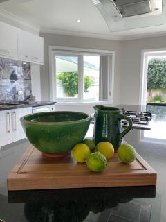The Great Escape, Luxury Waterfront, HotTub - Whitianga - 1