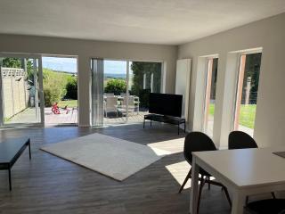 Ferienwohnung-mit-grosser-Terrasse-und-Garten-fuer-Geniesser - 9