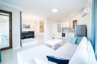La Mer Luxury Apartments - 3