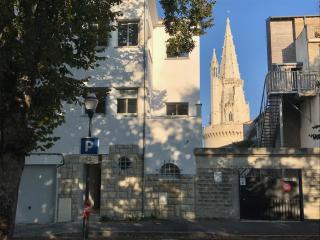 Duplex vue sur tour Appartement Remparts 3 - 8