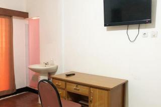KoolKost near Universitas Wijaya Kusuma (Minimum Stay 30 Nights) - Dukuhkupang - 9