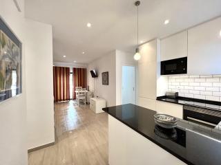 Beachside Apartment - With Pool by HD PROPERTIES - Quarteira - 9