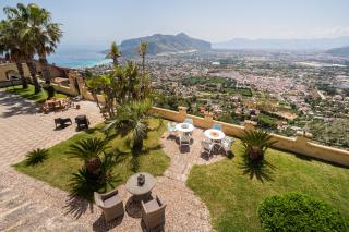Villa vista mare con piscina privata a Mondello - Palermo - 3