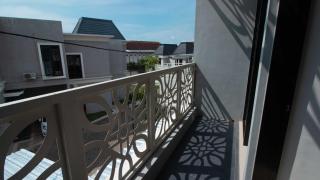Villa Safari Syariah with Mountain View - Batu - 8