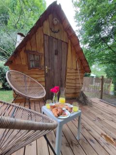 Cabane Insolite Magique & Spa Privatif Camping Canal de Nantes à Brest - Guenrouet - 7