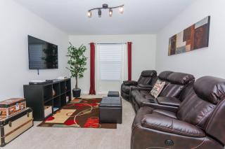 Enchanting Décor Home with private pool at Storey Lake Resort SL4714 - Kissimmee - 8