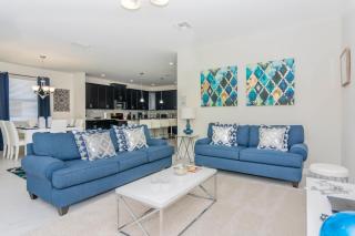 Enchanting Décor Home with private pool at Storey Lake Resort SL4714 - Kissimmee - 5