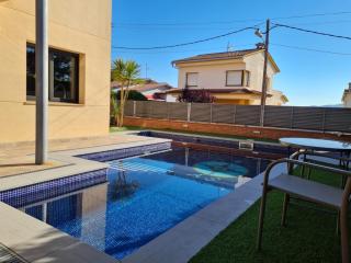 VILLA RIOJA with pool & mountain and sea view, ONLY FAMILYS - Lloret de Mar - 1