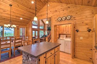 Peaceful Cabin with Deck and Scenic Mtn Views! - Mountain View - 3